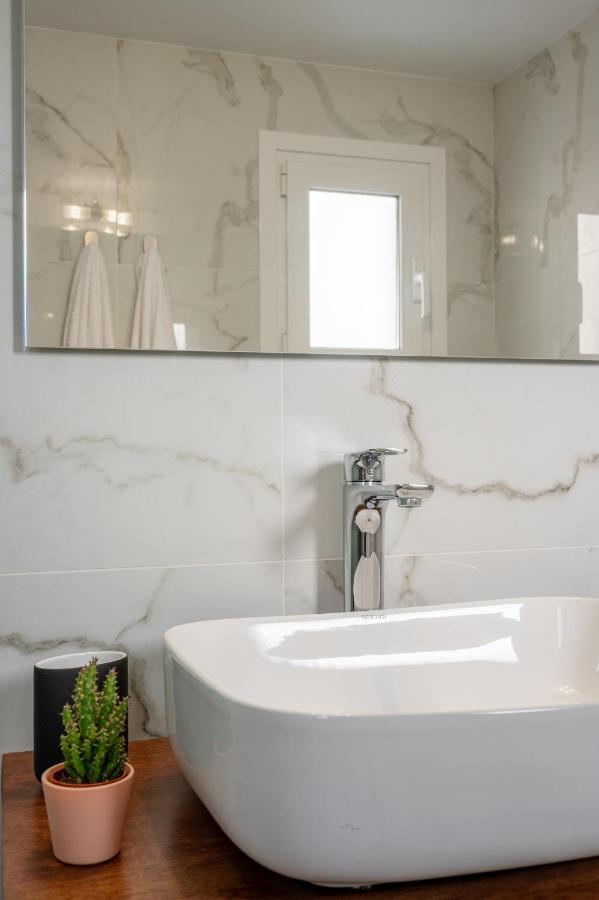 Stunning 2-Bedrooms Apartment In The Heart Of Афіни Екстер'єр фото
